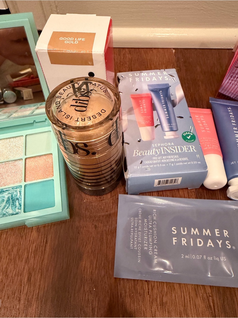 Makeup Bundle - Picture 5 of 7